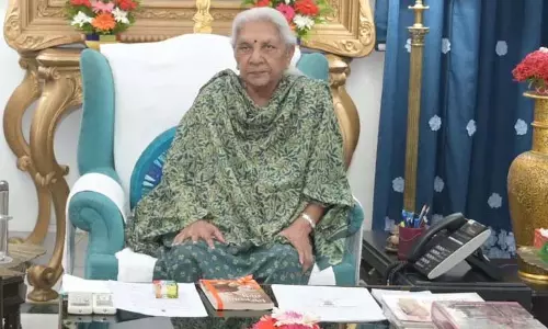 UP की राज्यपाल आनंदीबेन पटेल ने लड़कियों को लिव-इन रिलेशनशिप के प्रति आगाह किया UP की राज्यपाल आनंदीबेन पटेल ने लड़कियों को लिव-इन रिलेशनशिप के प्रति आगाह किया
