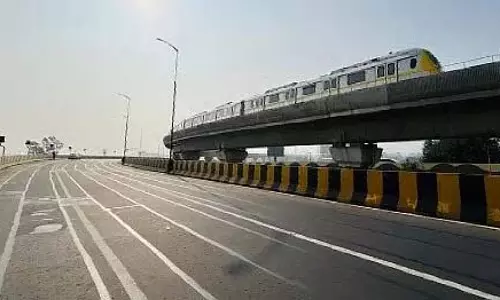 Indore : पहली बार 17 किलोमीटर ट्रायल रन में रेडिसन स्क्वायर पहुंची मेट्रो ट्रेन Indore : पहली बार 17 किलोमीटर ट्रायल रन में रेडिसन स्क्वायर पहुंची मेट्रो ट्रेन