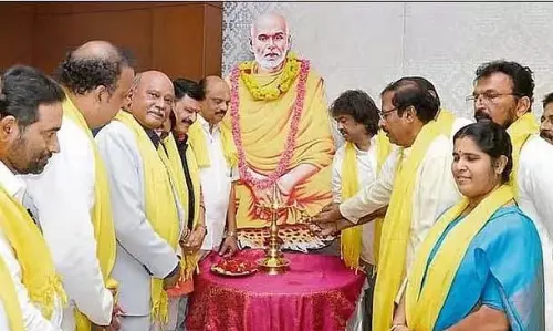 ज़िला स्तर पर एकता: कांग्रेस की बैठक में फ़ैसला ज़िला स्तर पर एकता: कांग्रेस की बैठक में फ़ैसला