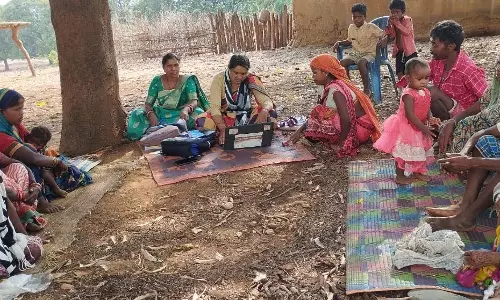 गांव-गांव पहुंचकर 11 करोड़ रुपए का कर चुकी हैं ट्रांजेक्शन, बैंक सखी बालेश्वरी की कहानी गांव-गांव पहुंचकर 11 करोड़ रुपए का कर चुकी हैं ट्रांजेक्शन, बैंक सखी बालेश्वरी की कहानी