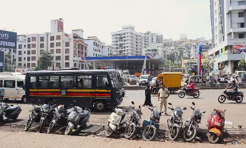 ATS, पुणे पुलिस ने कोंढवा, खडक, खडकी, वानवाड़ी से भोसारी में 19 स्थानों पर छापेमारी की ATS, पुणे पुलिस ने कोंढवा, खडक, खडकी, वानवाड़ी से भोसारी में 19 स्थानों पर छापेमारी की