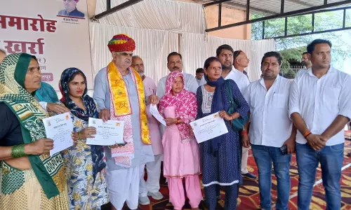 Jaipur: यूडीएच मंत्री ने आवेदनों के समयबद्ध निस्तारण पर जोर दिया