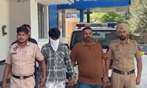 पुलिस ने हथियारों के साथ एक अपराधी को किया गिरफ्तार