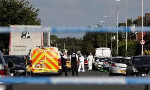 UK में भारतीय मूल के भाइयों को बाल शोषण और तस्वीरें लीक करने के आरोप में जेल UK में भारतीय मूल के भाइयों को बाल शोषण और तस्वीरें लीक करने के आरोप में जेल