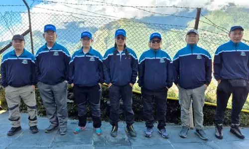 एवरेस्ट बेस कैंप ट्रेक के लिए Sikkim की टीम लुकला हवाई अड्डे पर सुरक्षित उतरी
