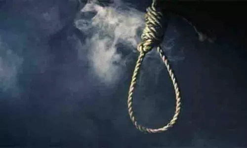 Samba: प्रवासी मजदूर पेड़ से लटका मिला