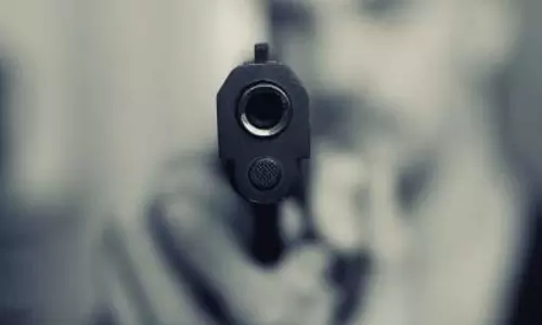 लोडिंग पॉइंट पर ट्रांसपोर्टर फायरिंग, 1 घायल