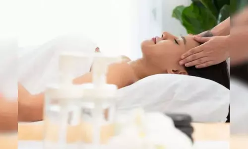 केवल बाल नहीं, मूड भी बदल देगा Korean Head Spa! जानें क्यों हर कोई ले रहा है ये खास सेशन