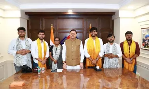 डूसू के नवनिर्वाचित पदाधिकारियों से मिले उत्तराखंड के सीएम पुष्कर सिंह धामी, दी शुभकामनाएं
