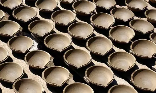 भारी बारिश में क्या दीपक जलेंगे, Kumorpara चिंतित भारी बारिश में क्या दीपक जलेंगे, Kumorpara चिंतित