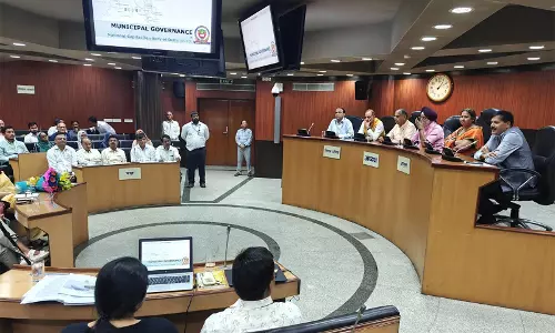 लगभग 30 सदस्यों वाले अंतर्राष्ट्रीय प्रतिनिधिमंडल ने Delhi Mayor से मुलाकात की