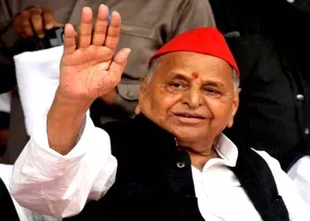 मुलायम सिंह यादव : सैफई के पहलवान से सियासत के सुल्तान, धरती पुत्र रहे बेमिसाल मुलायम सिंह यादव : सैफई के पहलवान से सियासत के सुल्तान, धरती पुत्र रहे बेमिसाल