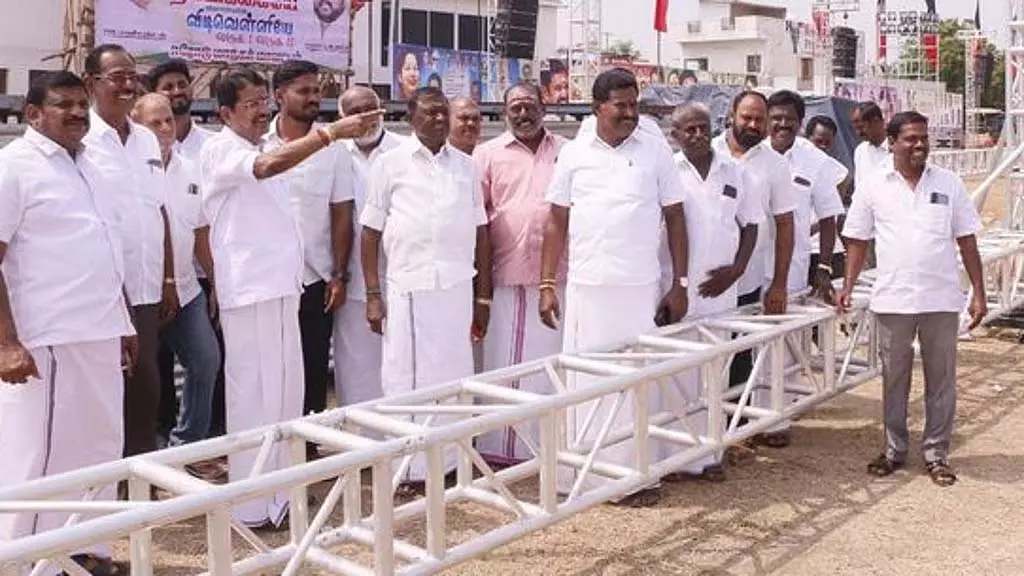 Tamil Nadu ; एडप्पादी के. पलानीस्वामी आज इरोड में चुनाव प्रचार कर रहे हैं Tamil Nadu ; एडप्पादी के. पलानीस्वामी आज इरोड में चुनाव प्रचार कर रहे हैं
