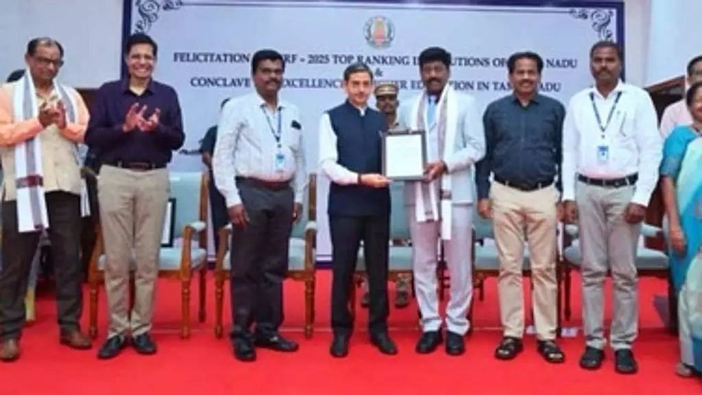 Tamil Nadu : भारतीय विश्वविद्यालयों की रैंकिंग में अलगप्पा विश्वविद्यालय 14वें स्थान पर Tamil Nadu : भारतीय विश्वविद्यालयों की रैंकिंग में अलगप्पा विश्वविद्यालय 14वें स्थान पर