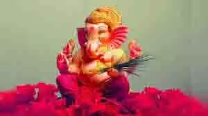 Karwa Chauth 2025 Ganesh Ji Ki Kahani: करवा चौथ के दिन जरूर सुनें गणेश जी की कहानी Karwa Chauth 2025 Ganesh Ji Ki Kahani: करवा चौथ के दिन जरूर सुनें गणेश जी की कहानी