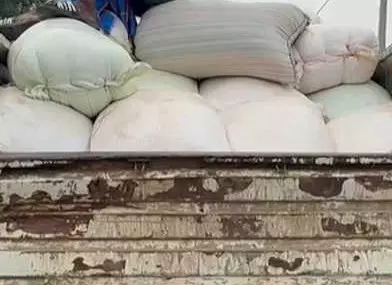 400 बोरा धान जब्त, ओड़िशा से छग लाकर अवैध भंडारण कर रहे कोचिए 400 बोरा धान जब्त, ओड़िशा से छग लाकर अवैध भंडारण कर रहे कोचिए