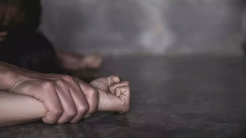 Mumbai : दिव्यांग लड़की का 17 से अधिक लोगों ने यौन उत्पीड़न किया Mumbai : दिव्यांग लड़की का 17 से अधिक लोगों ने यौन उत्पीड़न किया