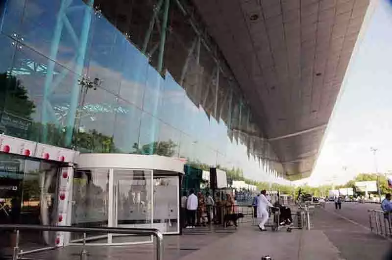 Amritsar हवाई अड्डे पर बार-बार नशीली दवाओं की तस्करी की कोशिशों से सुरक्षा एजेंसियां हैरान Amritsar हवाई अड्डे पर बार-बार नशीली दवाओं की तस्करी की कोशिशों से सुरक्षा एजेंसियां हैरान