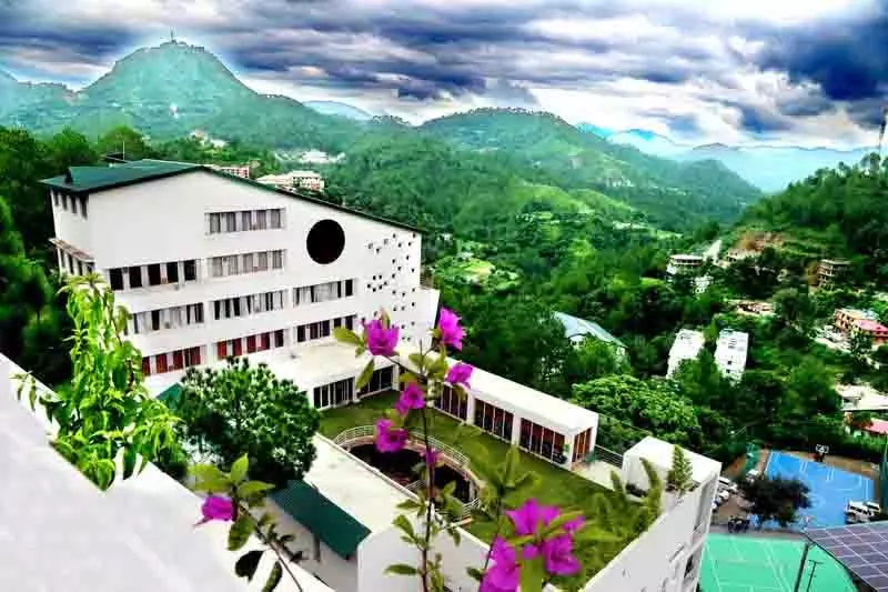 Shoolini University दुनिया के शीर्ष 500 में शामिल Shoolini University दुनिया के शीर्ष 500 में शामिल
