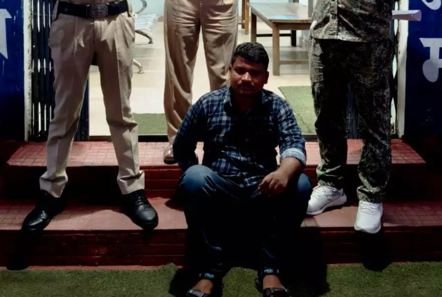सहकारी समिति में करोड़ों की गड़बड़ी करने वाले एक और फरार आरोपी गिरफ्तार, पुलिस ने भेजा रिमांड पर सहकारी समिति में करोड़ों की गड़बड़ी करने वाले एक और फरार आरोपी गिरफ्तार, पुलिस ने भेजा रिमांड पर