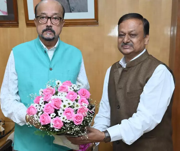राज्यपाल डेका से डॉ सीव्ही रमन विश्वविद्यालय के कुलपति ने भेंट की राज्यपाल डेका से डॉ सीव्ही रमन विश्वविद्यालय के कुलपति ने भेंट की