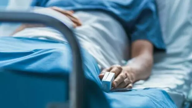 Kerala: लग्जरी कार विवाद में परिवार पर हिंसा, बेटे को लोहे की रॉड लगी Kerala: लग्जरी कार विवाद में परिवार पर हिंसा, बेटे को लोहे की रॉड लगी