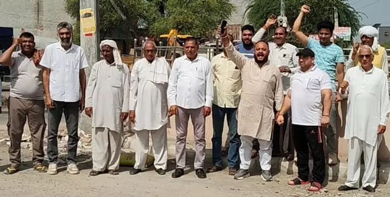 Haryana : भिवानी इलाके के निवासियों ने नियमितीकरण की मांग की Haryana : भिवानी इलाके के निवासियों ने नियमितीकरण की मांग की
