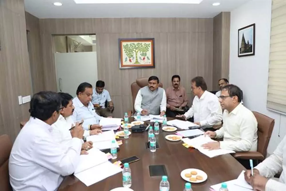 Bhopal: कालिदास समारोह 2025 की तैयारियों पर राज्य मंत्री लोधी ने की मंथन बैठक Bhopal: कालिदास समारोह 2025 की तैयारियों पर राज्य मंत्री लोधी ने की मंथन बैठक