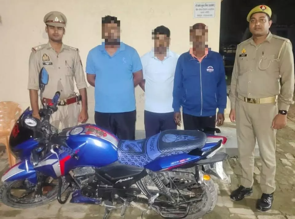 Bareilly: मोबाइल चोरी के शक में हुई हत्या, पुलिस ने किया गिरफ्तार Bareilly: मोबाइल चोरी के शक में हुई हत्या, पुलिस ने किया गिरफ्तार