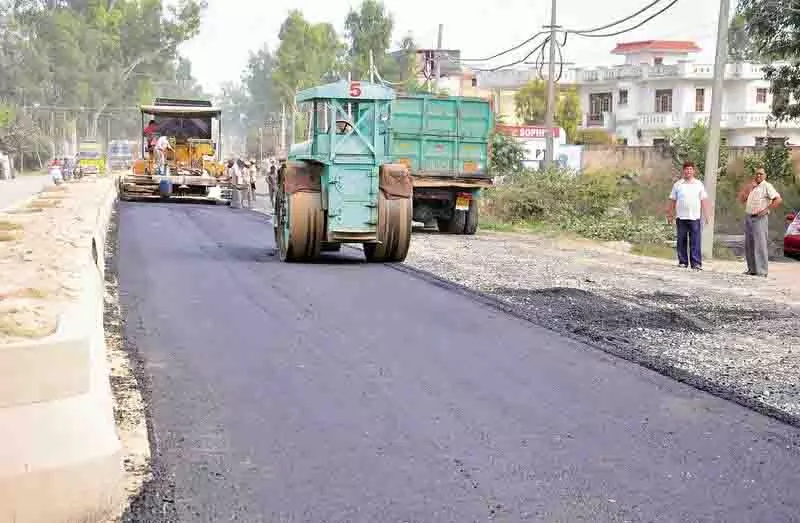 Phagwara में 4 ग्रामीण संपर्क सड़कों का निर्माण शुरू Phagwara में 4 ग्रामीण संपर्क सड़कों का निर्माण शुरू