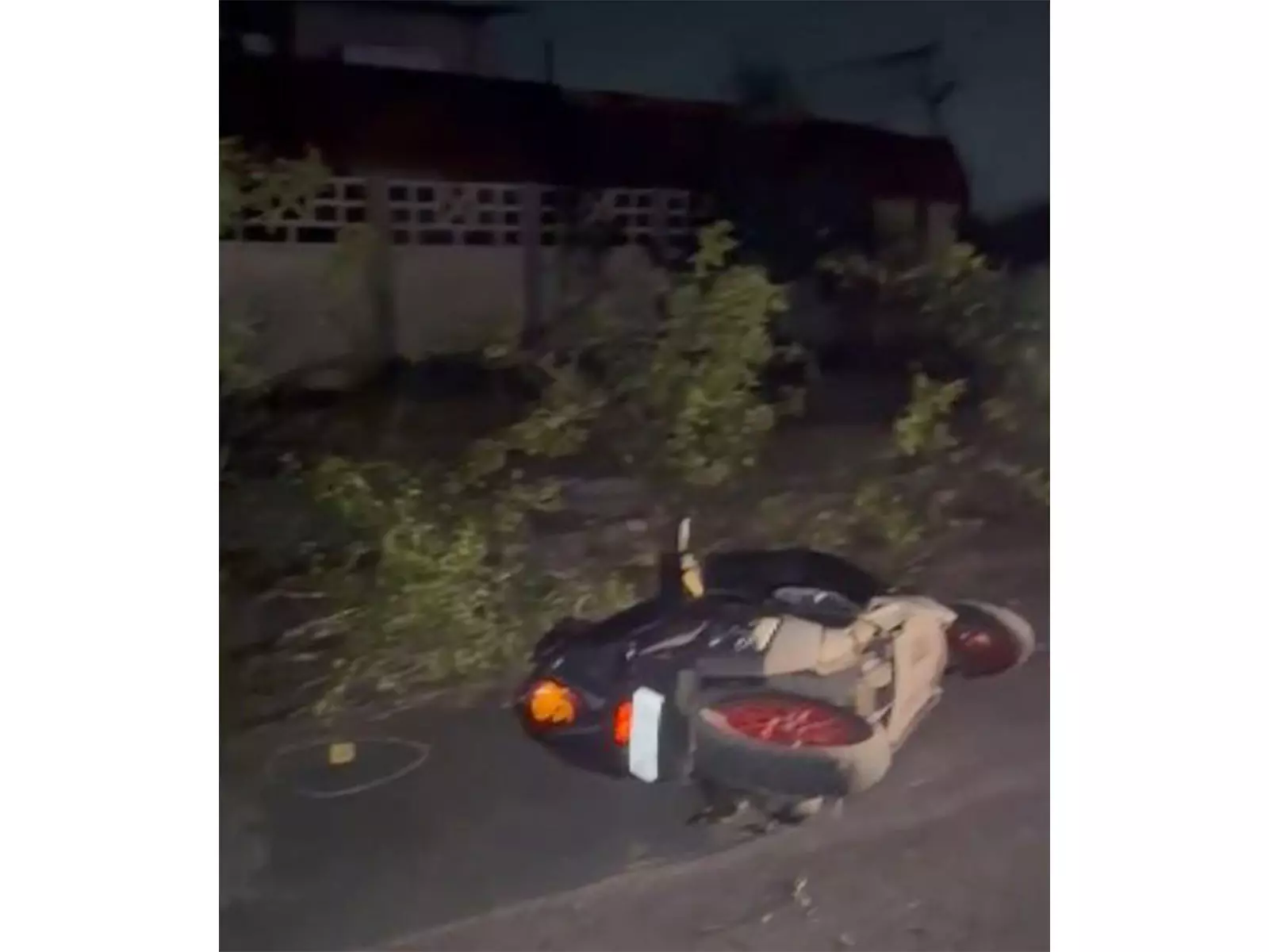 Delhi: डकैती के मामलों में वांछित अपराधी पुलिस मुठभेड़ के बाद गिरफ्तार Delhi: डकैती के मामलों में वांछित अपराधी पुलिस मुठभेड़ के बाद गिरफ्तार