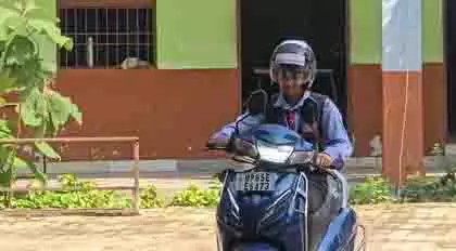 Garuda Kavach: वाराणसी के स्कूली छात्रों ने जीवन रक्षक हेलमेट विकसित किया Garuda Kavach: वाराणसी के स्कूली छात्रों ने जीवन रक्षक हेलमेट विकसित किया