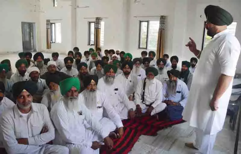 पराली प्रबंधन, राज्य सरकार सुप्रीम कोर्ट के आदेश को लागू करे: BKU (Kadian) पराली प्रबंधन, राज्य सरकार सुप्रीम कोर्ट के आदेश को लागू करे: BKU (Kadian)
