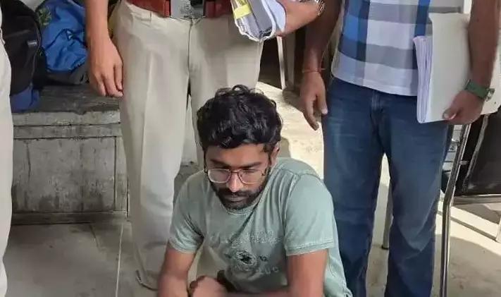 Faridabad: बर्गर किंग फ्रेंचाइजी ठगी मामले में एक गिरफ्तार Faridabad: बर्गर किंग फ्रेंचाइजी ठगी मामले में एक गिरफ्तार