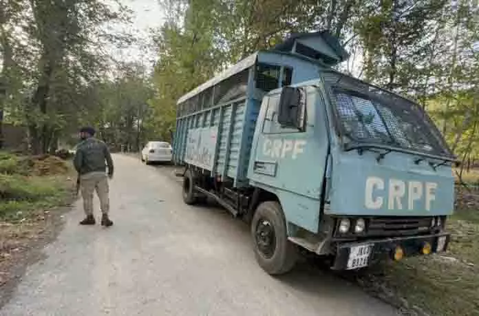 SIA ने आतंकवादी स्लीपर सेल मामले में कश्मीर में तलाशी ली SIA ने आतंकवादी स्लीपर सेल मामले में कश्मीर में तलाशी ली