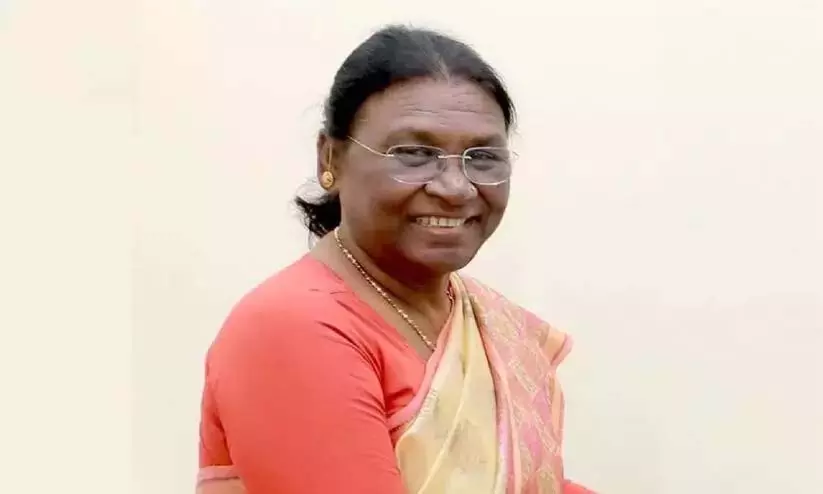 Kerala : राष्ट्रपति के आगमन की तैयारियां जोरों पर Kerala : राष्ट्रपति के आगमन की तैयारियां जोरों पर