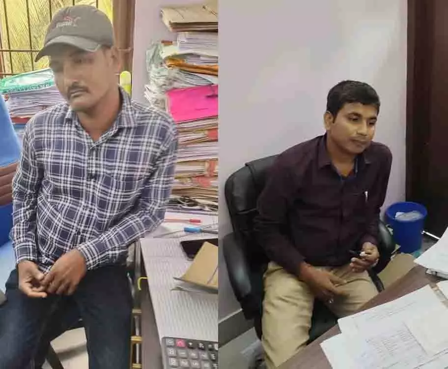 Odisha में नगर पालिका कर्मचारी रिश्वत लेते पकड़ा गया Odisha में नगर पालिका कर्मचारी रिश्वत लेते पकड़ा गया