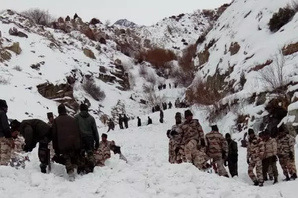 Anantnag जिले के जंगलों में दूसरे लापता भारतीय सेना के जवान का शव बरामद Anantnag जिले के जंगलों में दूसरे लापता भारतीय सेना के जवान का शव बरामद