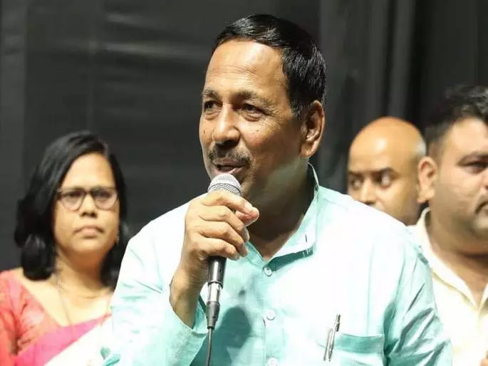 Bandu Khandve से विवाद में विधायक; पठारे परिवार पर हमला Bandu Khandve से विवाद में विधायक; पठारे परिवार पर हमला