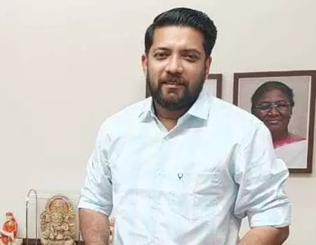 केरल: पुलिस के लाठीचार्ज और आंसू गैस से कांग्रेस सांसद और यूडीएफ कार्यकर्ता घायल केरल: पुलिस के लाठीचार्ज और आंसू गैस से कांग्रेस सांसद और यूडीएफ कार्यकर्ता घायल