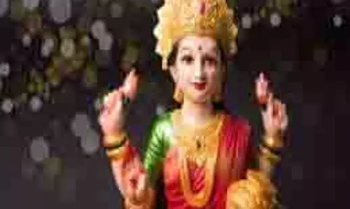 Shukrawar Upay: शुक्रवार की सुबह उठकर करें ये उपाय, मां लक्ष्मी भर देंगी आपकी तिजोरी Shukrawar Upay: शुक्रवार की सुबह उठकर करें ये उपाय, मां लक्ष्मी भर देंगी आपकी तिजोरी