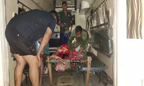 IED ब्लास्ट से किशोर घायल, हालत नाजुक IED ब्लास्ट से किशोर घायल, हालत नाजुक