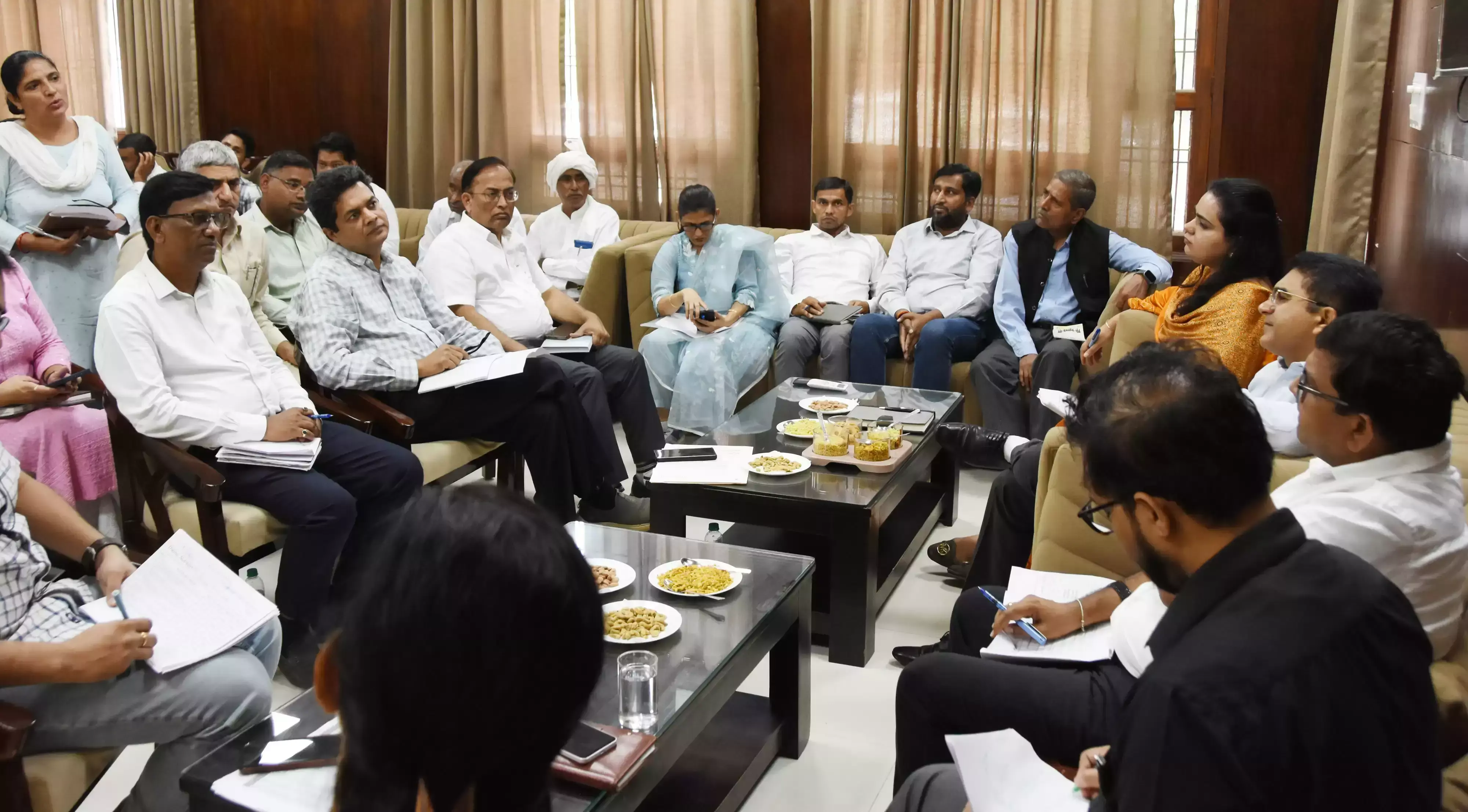 Palwal: आकांक्षी ब्लॉक में तेजी से विकास कार्य करें अधिकारी: उपायुक्त Palwal: आकांक्षी ब्लॉक में तेजी से विकास कार्य करें अधिकारी: उपायुक्त