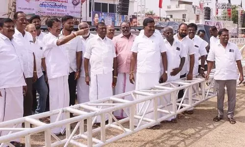 Tamil Nadu ; एडप्पादी के. पलानीस्वामी आज इरोड में चुनाव प्रचार कर रहे हैं Tamil Nadu ; एडप्पादी के. पलानीस्वामी आज इरोड में चुनाव प्रचार कर रहे हैं