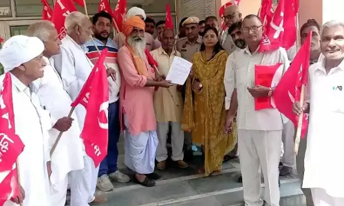 Hisar: किसानों और मजदूरों की समस्याओं पर प्रदर्शन और ज्ञापन Hisar: किसानों और मजदूरों की समस्याओं पर प्रदर्शन और ज्ञापन