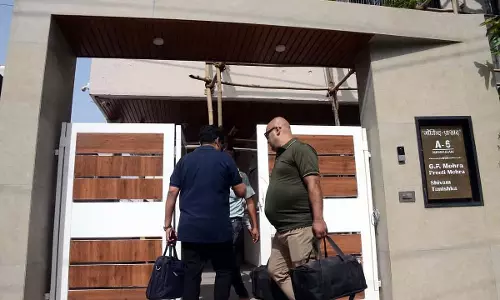 MP : पूर्व पीडब्ल्यूडी मुख्य अभियंता पर लोकायुक्त के छापे में 60 करोड़ की संपत्ति का पता चला MP : पूर्व पीडब्ल्यूडी मुख्य अभियंता पर लोकायुक्त के छापे में 60 करोड़ की संपत्ति का पता चला
