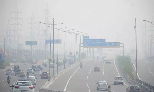 New Delhi: सूरज की किरणों पर प्रदूषण का प्रभाव, धूप कम होने से चिंता New Delhi: सूरज की किरणों पर प्रदूषण का प्रभाव, धूप कम होने से चिंता