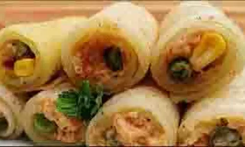 Suji Rolls Recipe: नाश्ते या टिफिन के लिए हेल्दी और स्वादिष्ट सूजी रोल्स