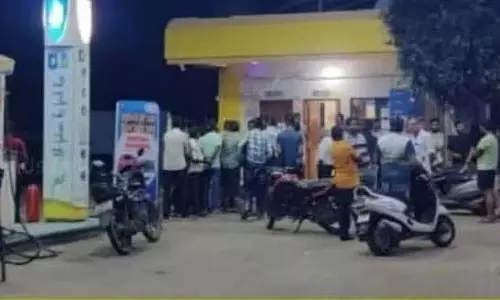 Jalgaon : केंद्रीय मंत्री रक्षा खडसे के पेट्रोल पंप पर बंदूक की नोक पर लूट