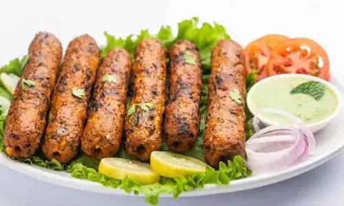 Bitter Gourd Seekh Kebab: इस डिश का स्वाद बिल्कुल रेस्टोरेंट डिश जैसा होगा Bitter Gourd Seekh Kebab: इस डिश का स्वाद बिल्कुल रेस्टोरेंट डिश जैसा होगा